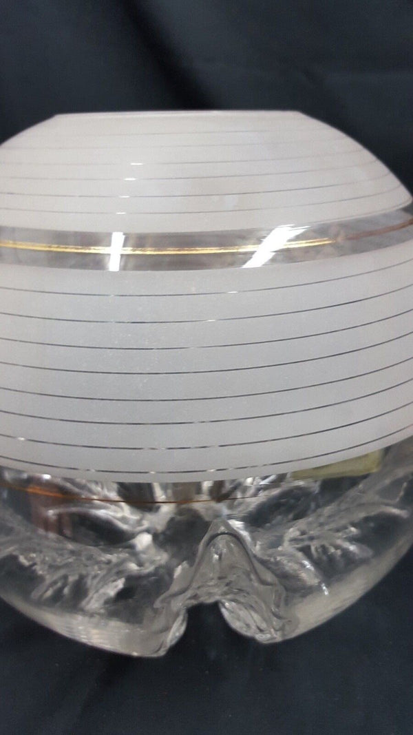10" Round Frost to Clear Globe w/ 6 Top Wings & 3 5/8" Fitter GS00741