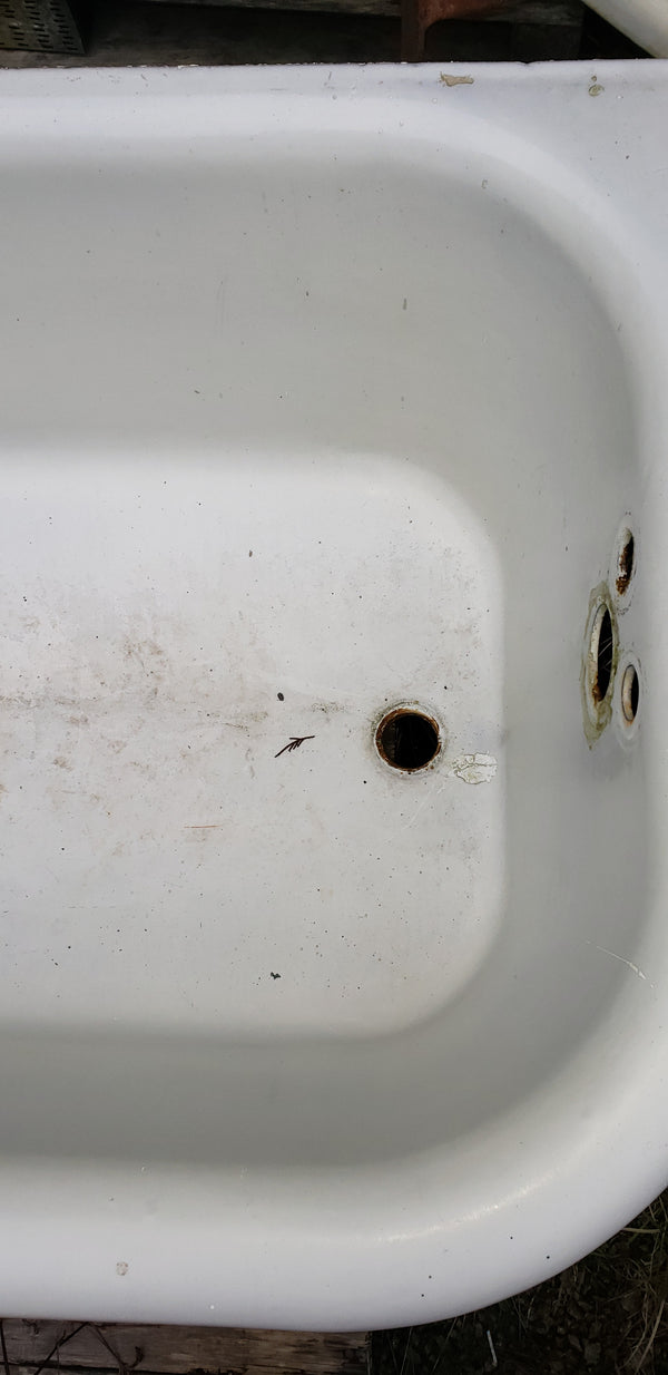 5 Foot Cast Iron Bath Tub with Right Side Drain 60" Long x 29" Wide GA9774