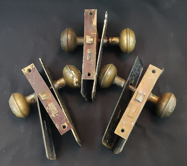 Set of 3 Victorian Mortice Lock Sets with Matching Knobs & Backplates GA4398