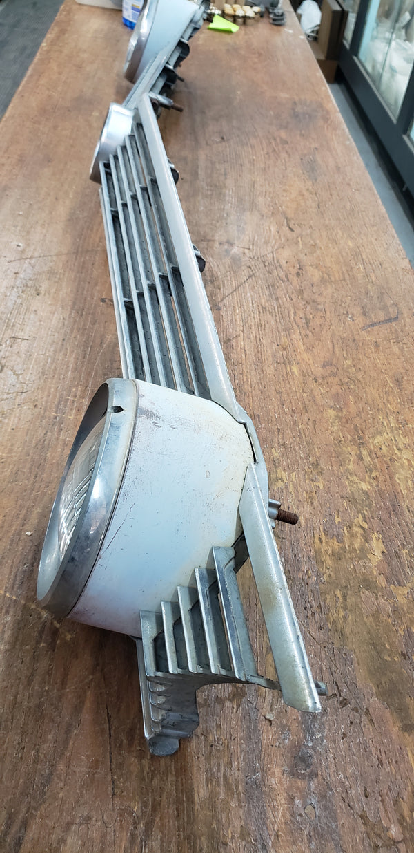 1962 Buick Lesabre Right & Left Front Grille Assembly & Lights GS00351