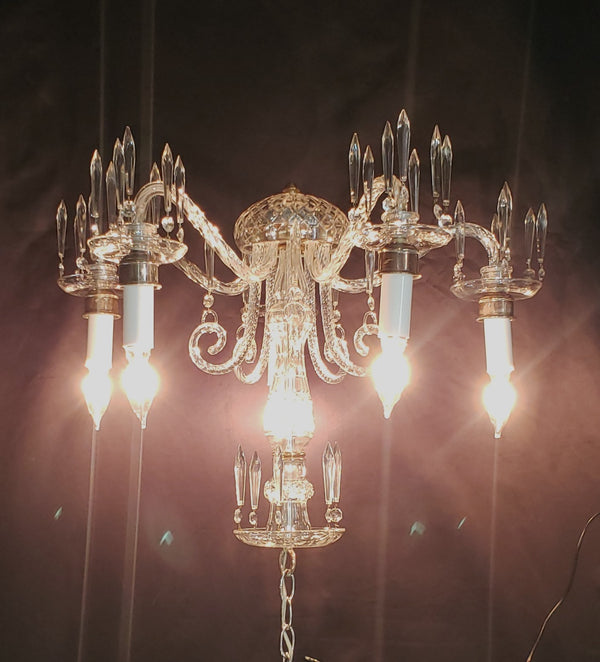 5 Light Chandelier w/ Canopy Top & Curled Glass Accents  24" x 19" GS00435