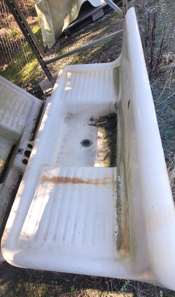 Cast Iron Farm Sink with Double Drain Boards & Tall Back Splash GS00566