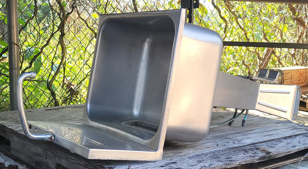 Free Standing Stainless Steel Industrial Sink 42 1/2" x 21" W x 19 1/2 GS00568