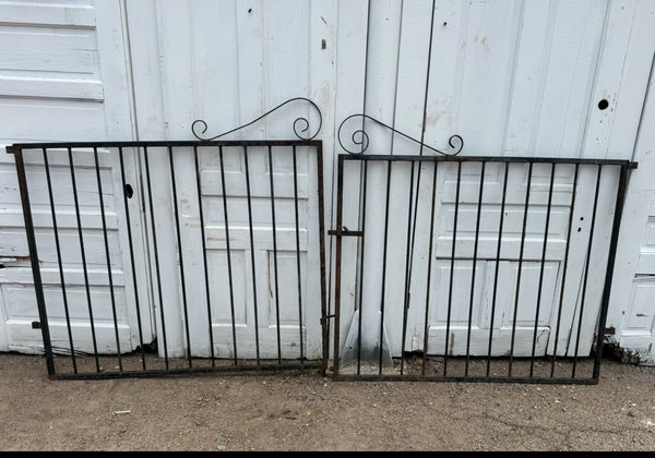 Antique Iron Garden Double Gate w/ Latch GA20311