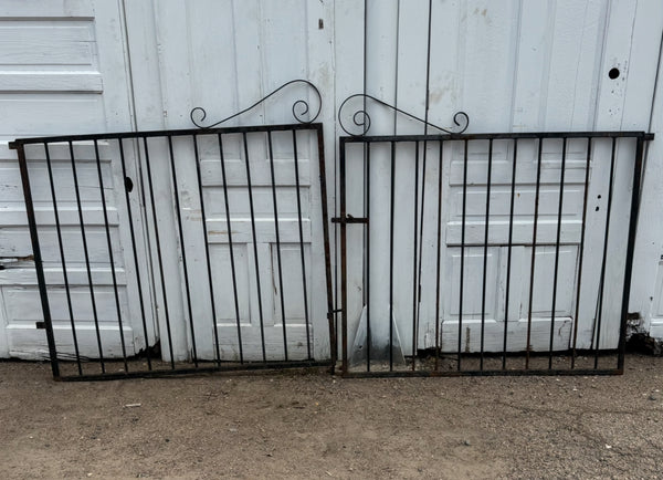 Antique Iron Garden Double Gate w/ Latch GA20311
