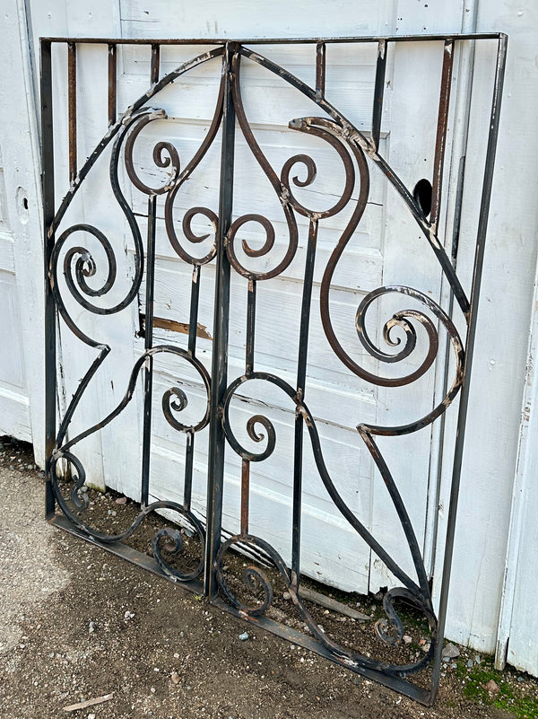 Hand-Wrought Antique Iron Gate GA20437