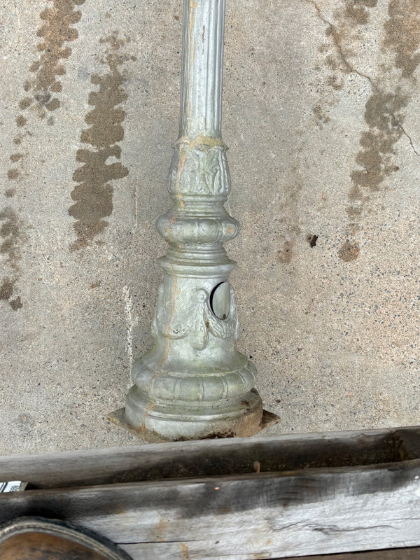 Cast Aluminum 5-Light Post w/ Griffin Arms GS6005