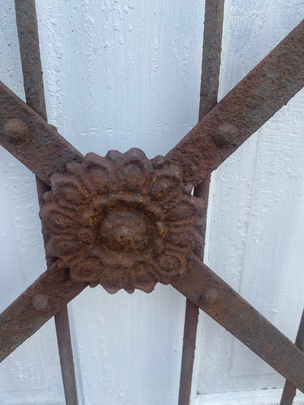 Antique Iron Gate GS20229 - 32" wide x 30 3/4" tall