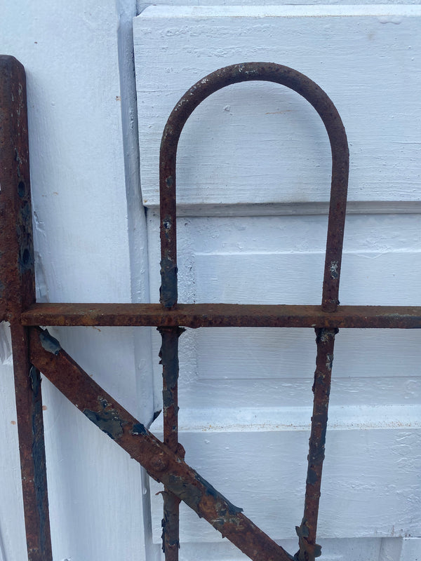 Antique Iron Gate GS20231 - 28 1/4" wide x 32 1/4" tall