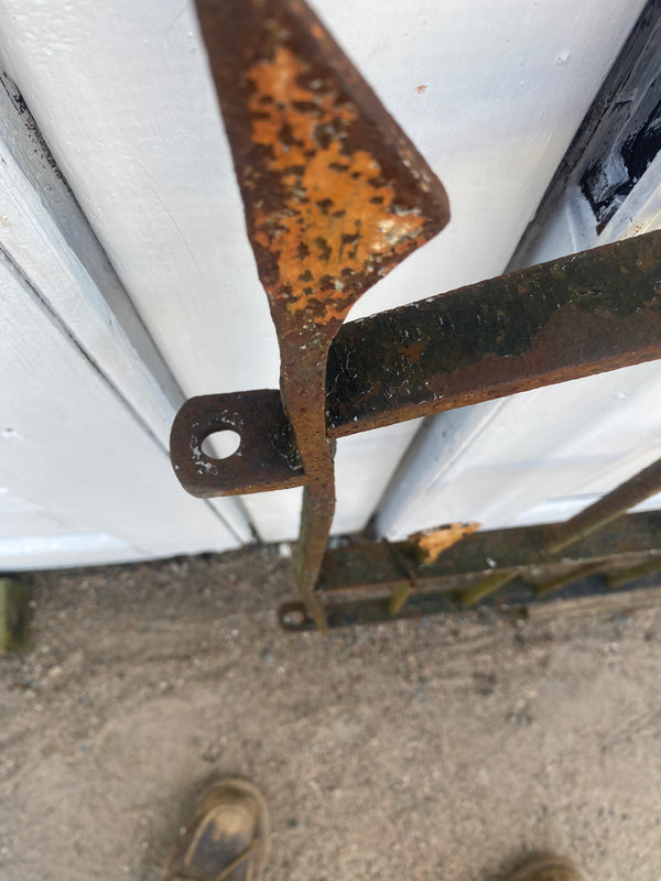Antique Iron Gate GS20237 - 33 1/4" wide x 36 3/4" tall