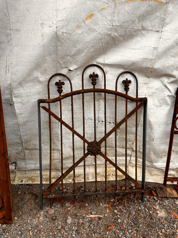 WROUGHT IRON SHORT FENCE GATE GA11010