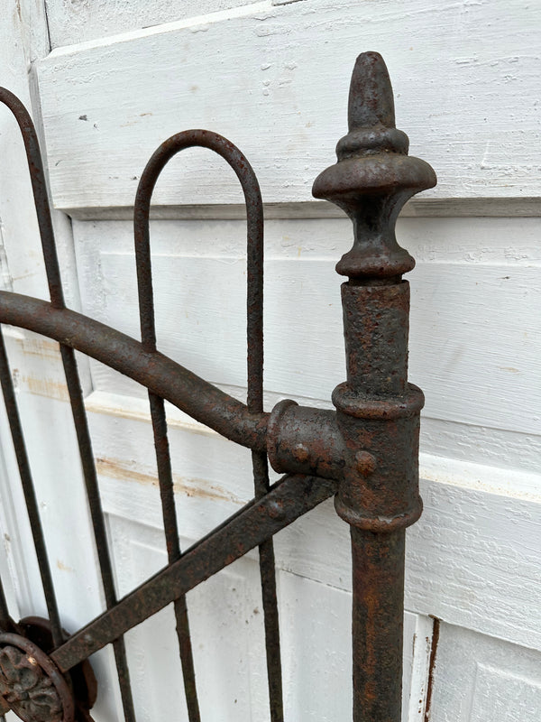 Antique Iron Hairpin Garden Gate w/ Flower Medallion GA20250