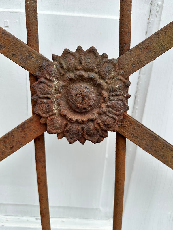 Antique Iron Hairpin Garden Gate w/ Sunflower Medallion GA20260