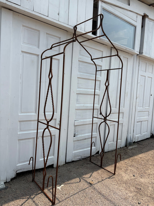 Iron Artisan Arbor w/ Stakes GS6036