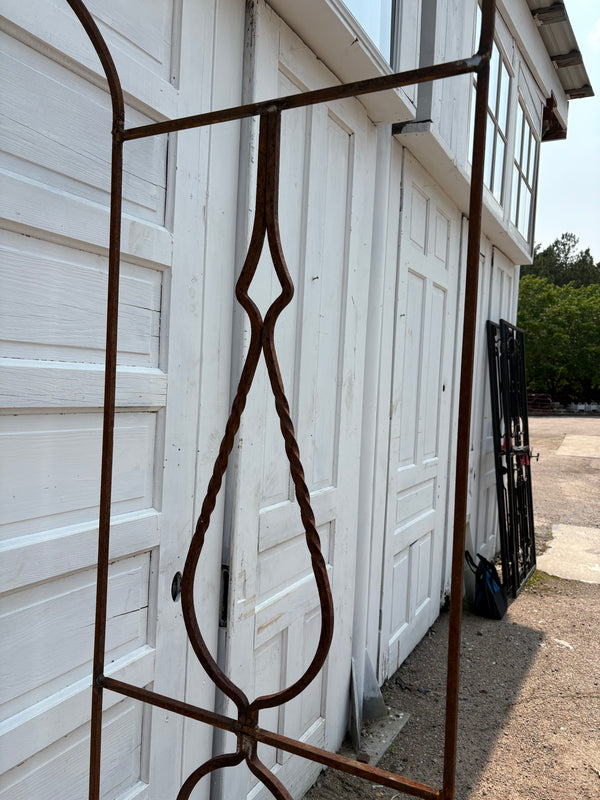 Iron Artisan Arbor w/ Stakes GS6036