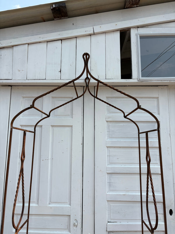 Iron Artisan Arbor w/ Stakes GS6036