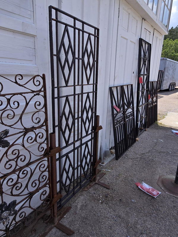 Antique Geometric Iron Gate GAM0455