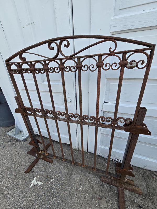 Arched Antique Iron Gate  GAM0458