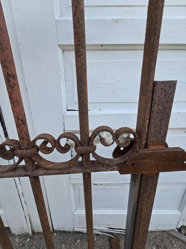 Arched Antique Iron Gate  GAM0458