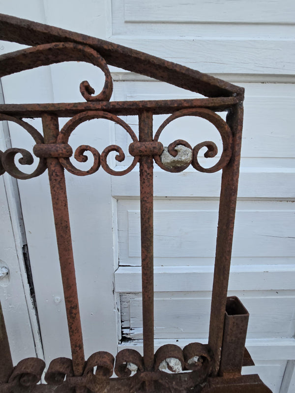 Arched Antique Iron Gate  GAM0458