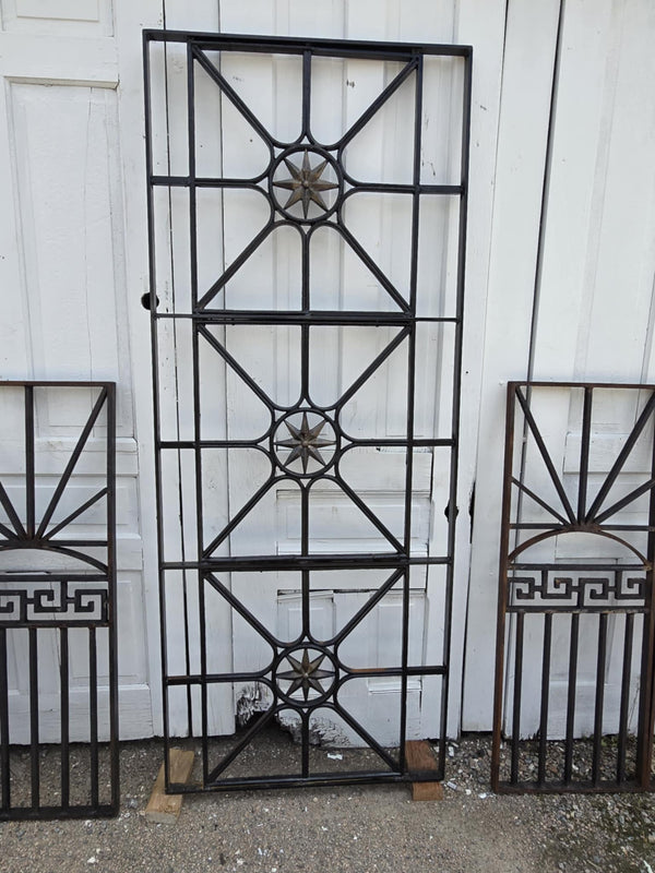 Antique Geometric Iron Gate GAM0452