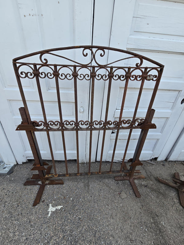 Arched Antique Iron Gate  GAM0458
