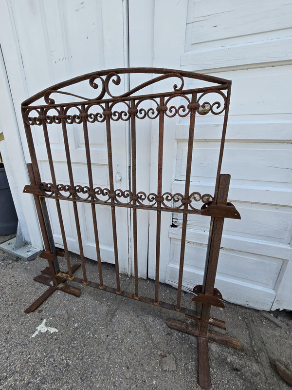 Arched Antique Iron Gate  GAM0458