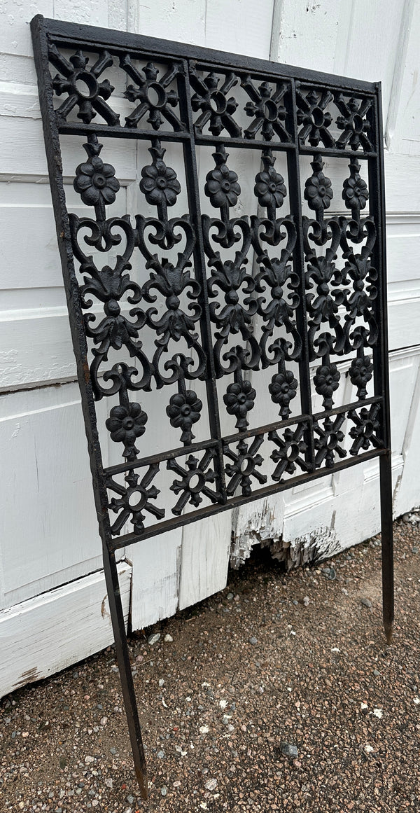 Cast Iron Garden Decoration GA20337