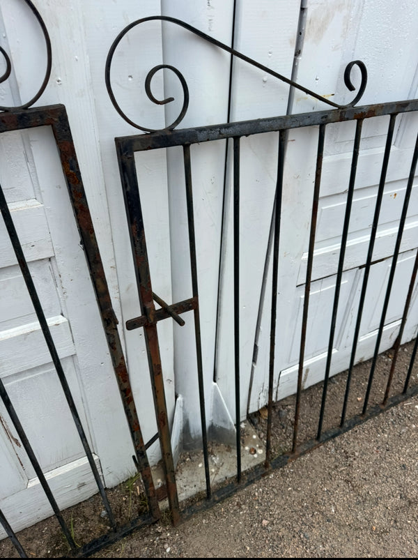 Antique Iron Garden Double Gate w/ Latch GA20311