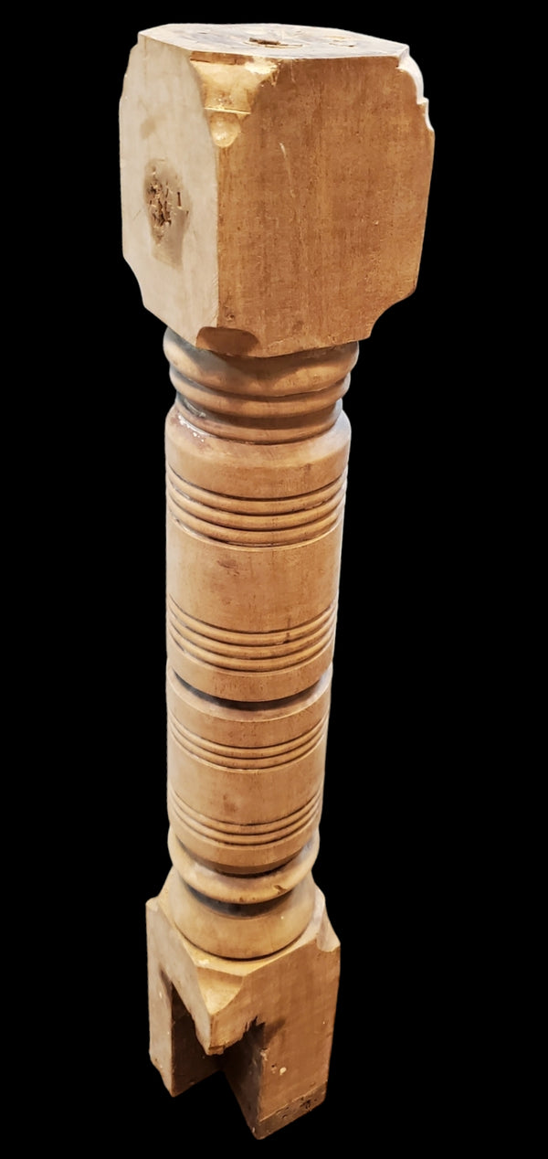 Solid Turned Newel Post GAM0252