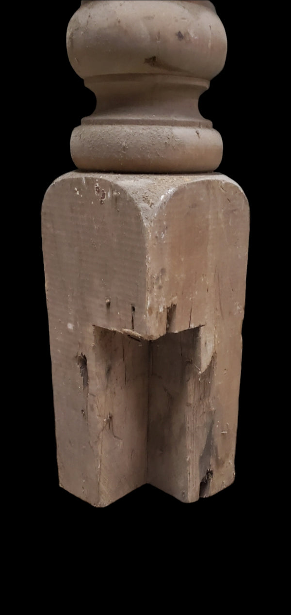 Turned Newel Post GAM0270