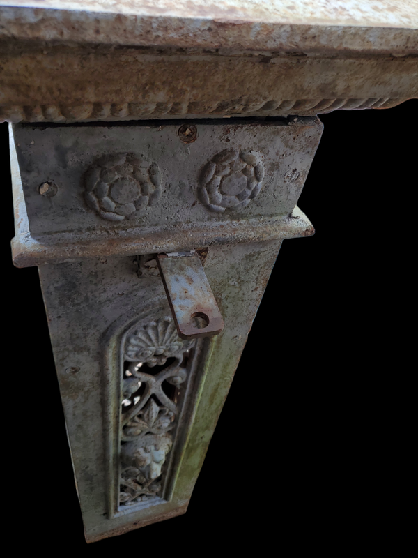 Traditional Victorian Lion Fence/ Gate Post GAM0159