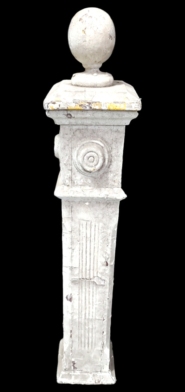 Raised Bullseye Newel Post GAM0274
