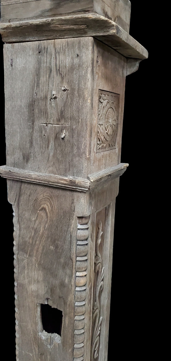 Carved Newel Post GAM0261