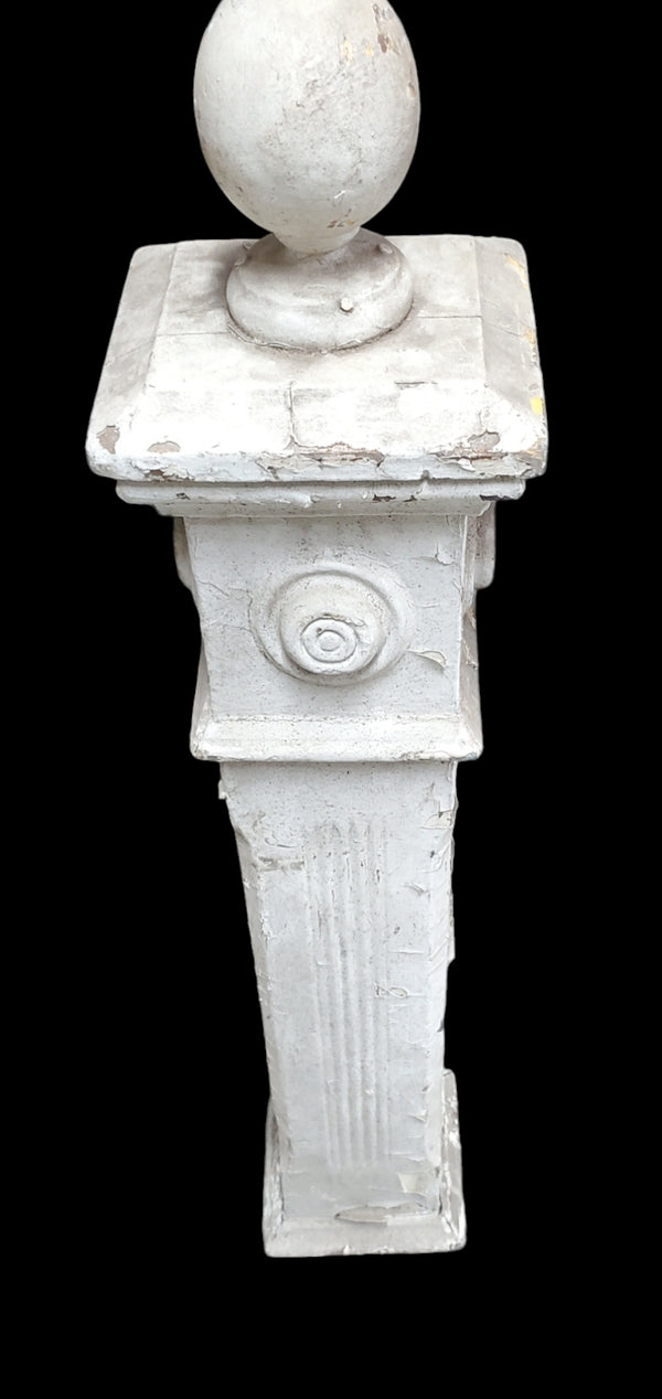 Raised Bullseye Newel Post GAM0274