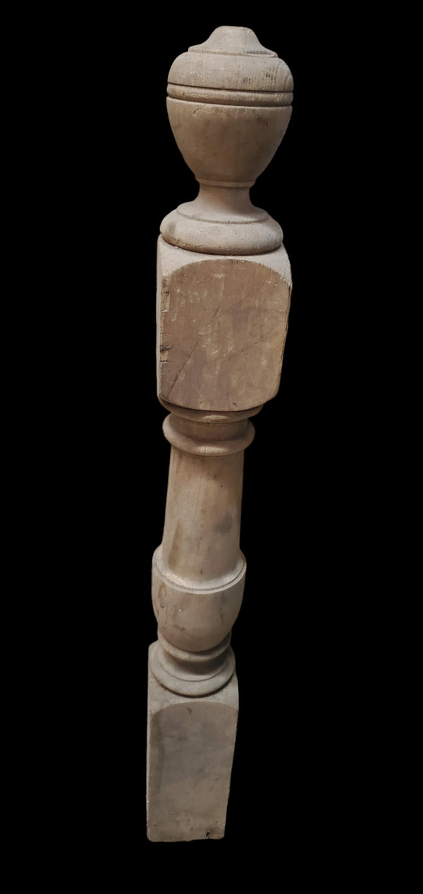 Turned Newel Post GAM0258
