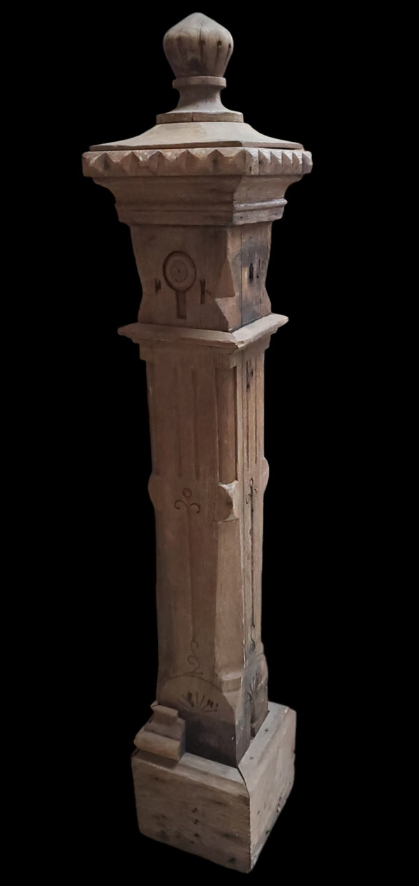 Gingerbread Newel Post GAM0262