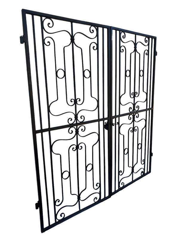 Double Gates with Posts *GAM0183