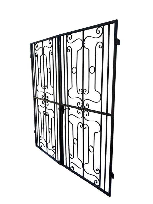 Double Gates with Posts *GAM0183