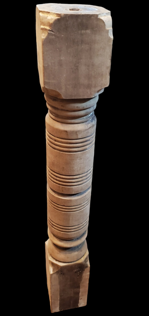 Solid Turned Newel Post GAM0252