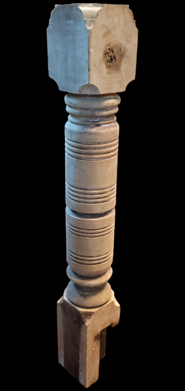 Solid Turned Newel Post GAM0252