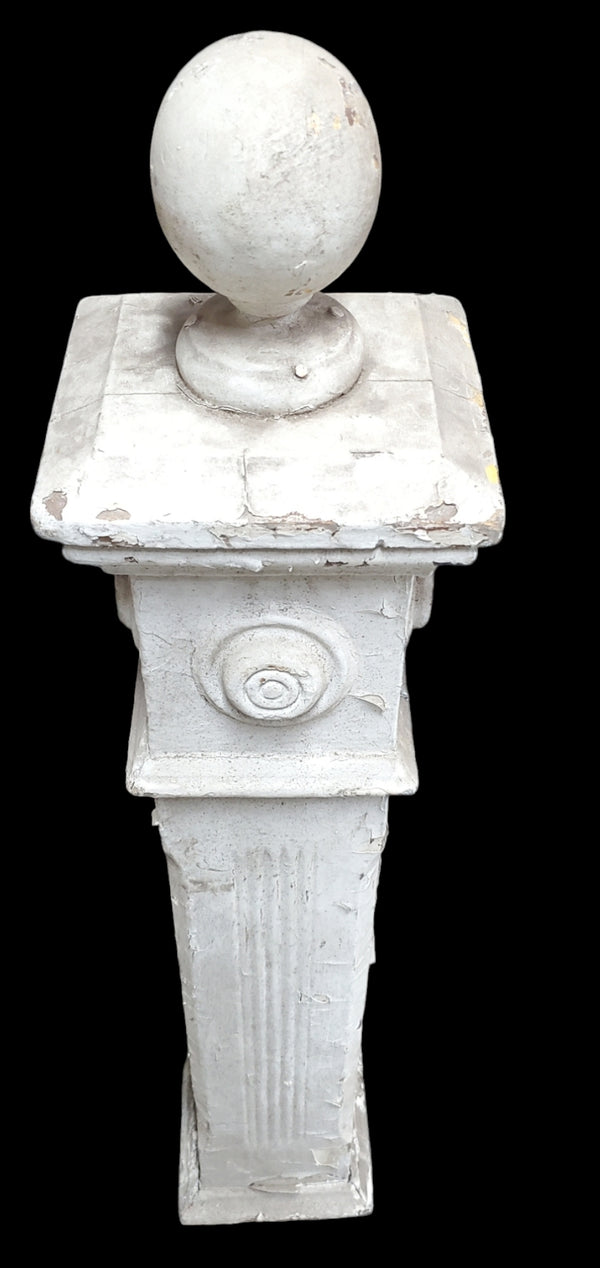 Raised Bullseye Newel Post GAM0274