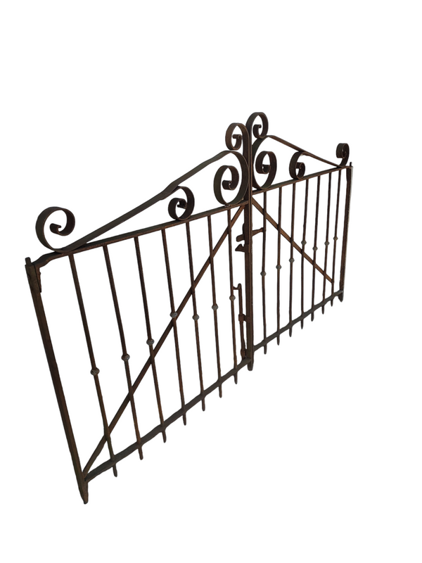 Double Gates *GAM0181