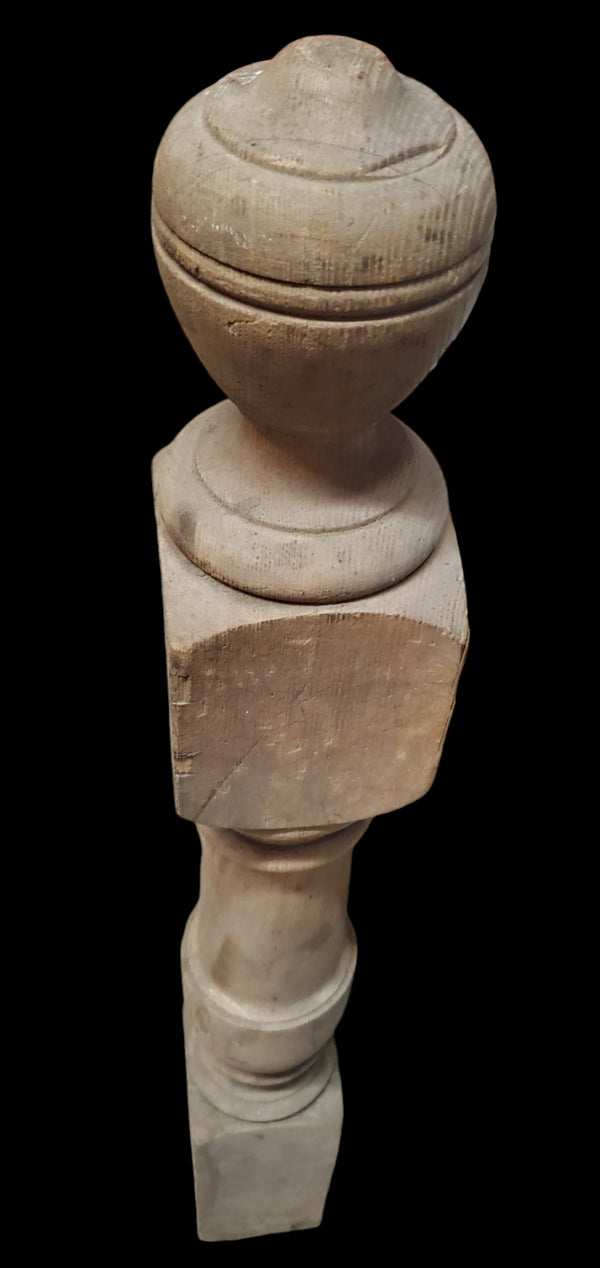 Turned Newel Post GAM0258