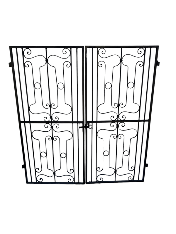 Double Gates with Posts *GAM0183