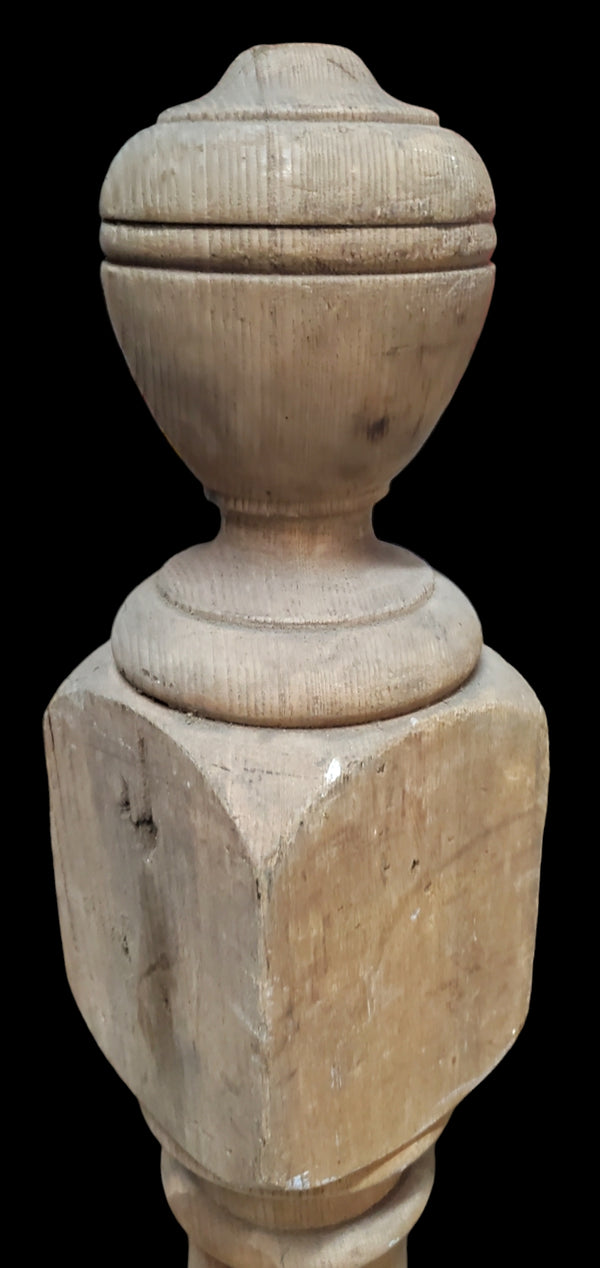 Turned Newel Post GAM0258