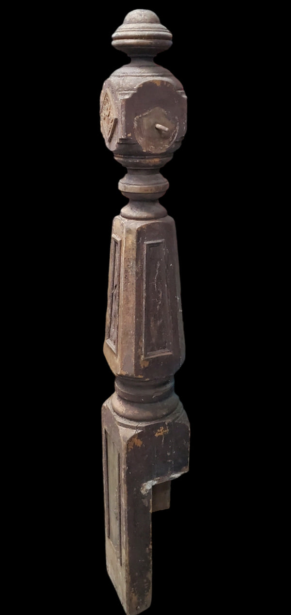 Turned & Carved Newel Post GAM0268