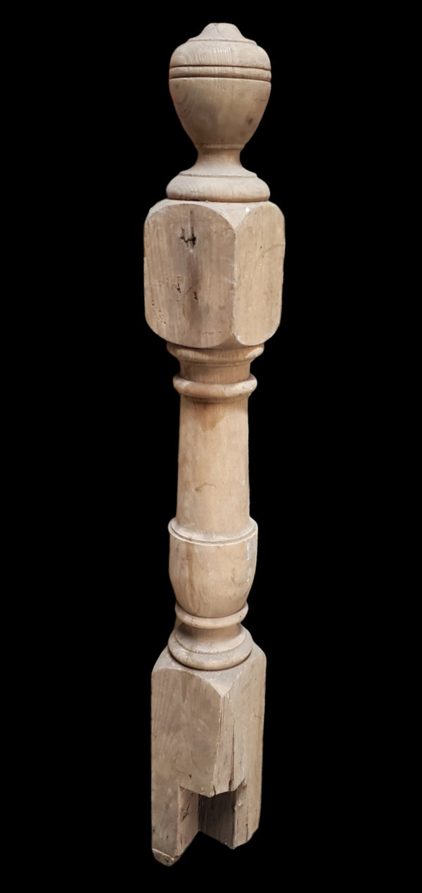 Turned Newel Post GAM0258