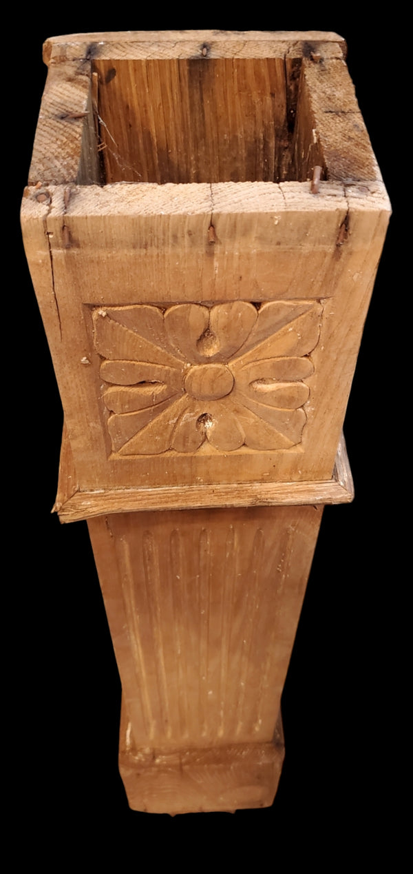 Pair of Newel Posts GAM0254