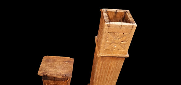 Pair of Newel Posts GAM0254